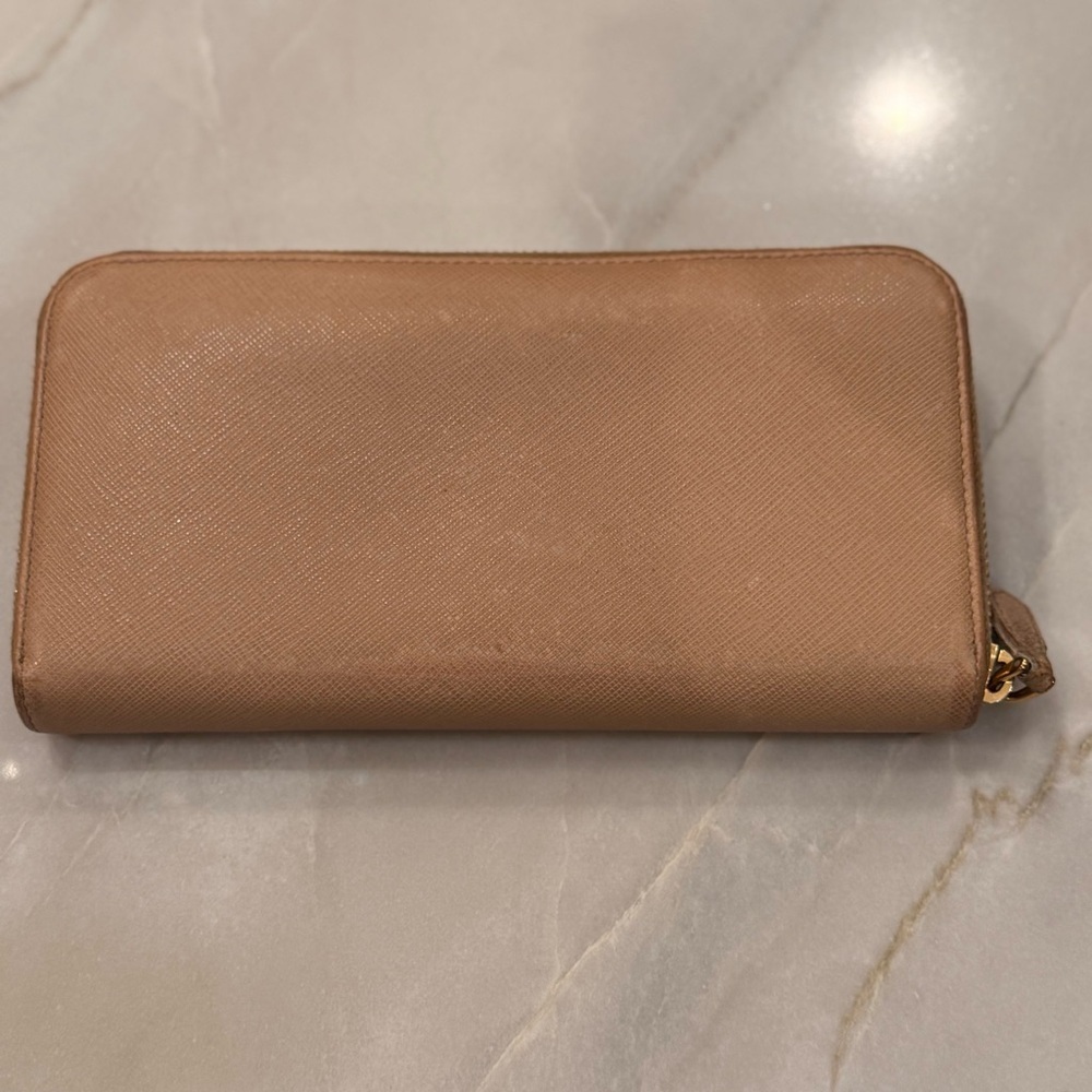 ❤️Prada - Saffiano Long Zip Wallet - Picture 2 of 5